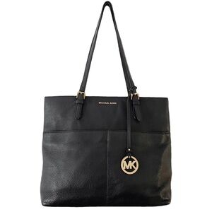 Michael Kors black pebbled leather Bedford pockets shoulder bag